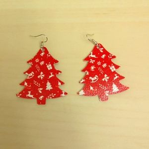 NEW Christmas tree earrings